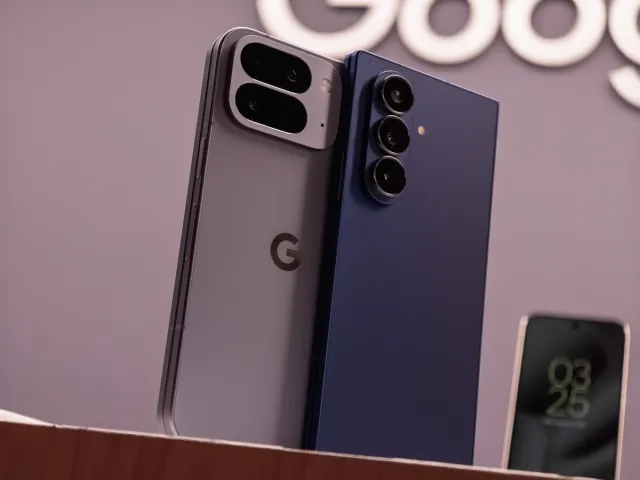 Pixel 10 Pro Fold против Galaxy Z Fold 7