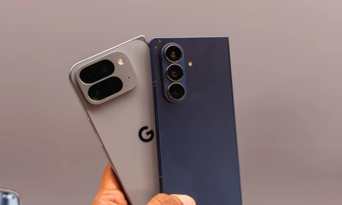 445084Pixel 10 Pro Fold против Galaxy Z Fold 7: битва складных флагманов