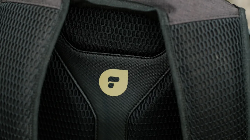 Обзор PolarPro RoadRunner 16L: лёгкий, удобный и подходит для обеих рук картинка PolarPro RoadRunner 16L