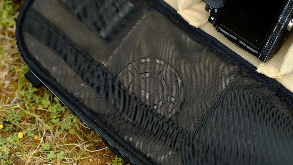 Обзор PolarPro RoadRunner 16L: лёгкий, удобный и подходит для обеих рук картинка PolarPro RoadRunner 16L