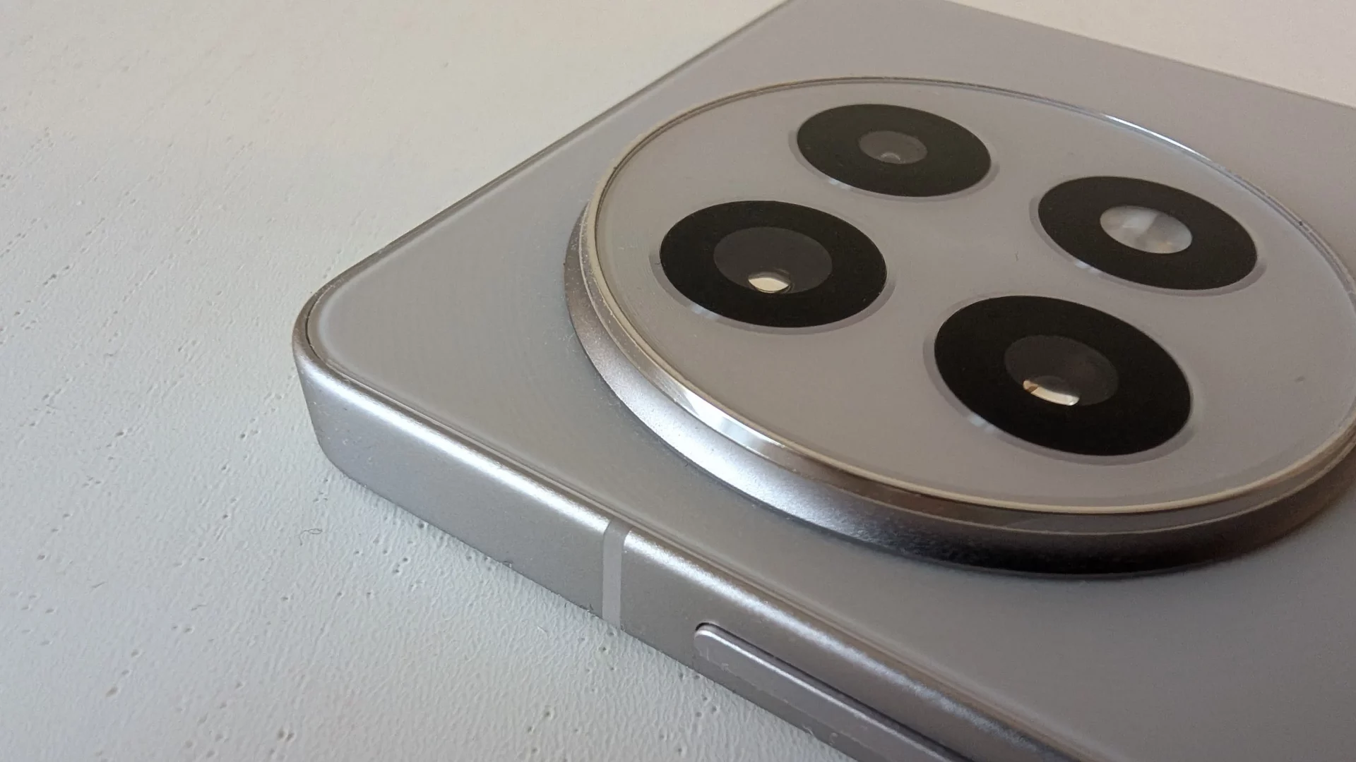 OnePlus 15R уничтожит Pixel 10? Утечки раскрывают шокирующие характеристики