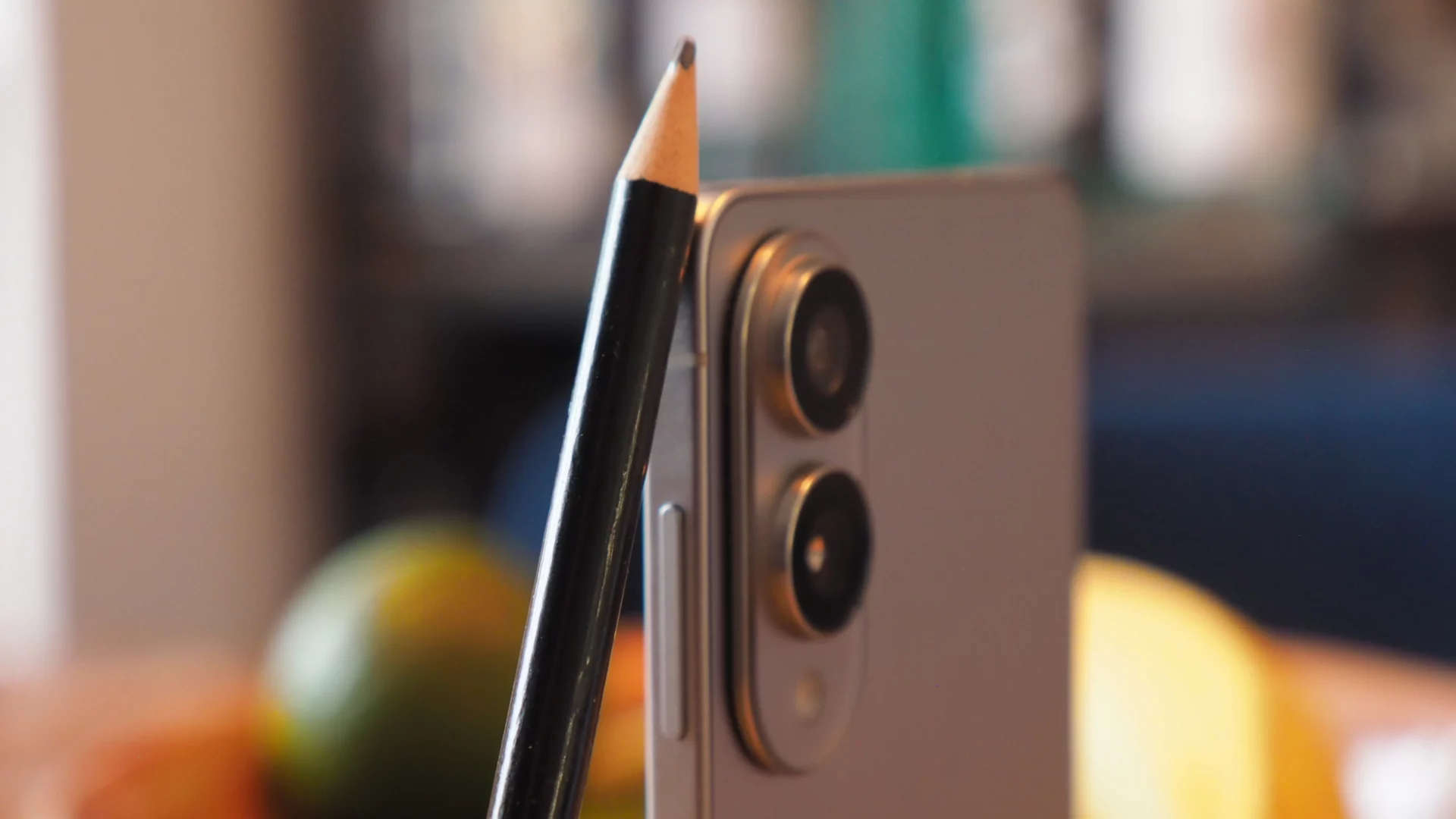 Apple и Samsung, подвиньтесь: на подходе еще один супертонкий телефон, и он не от вас