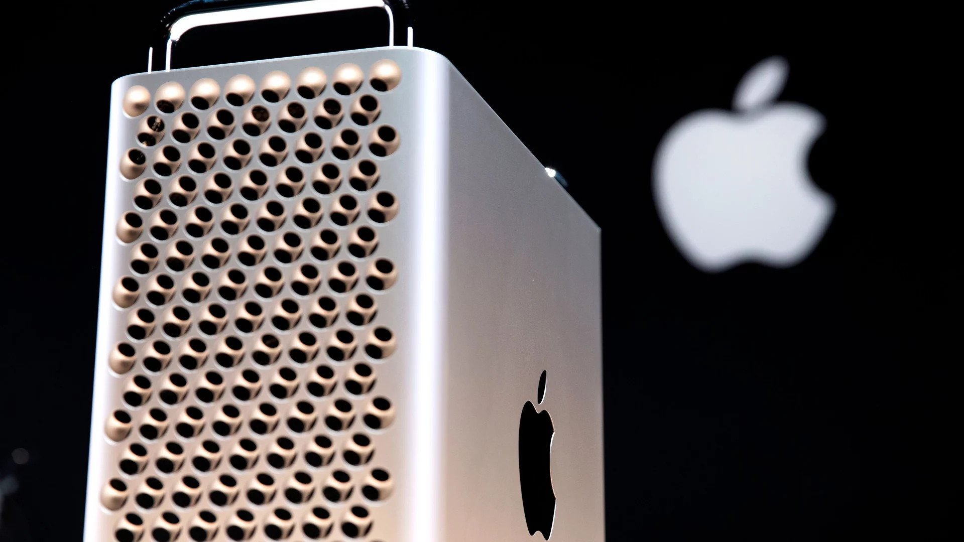Apple готовит монстра: слухи указывают на выход самого быстрого Mac Pro с чипом M4 Ultra уже в этом году!