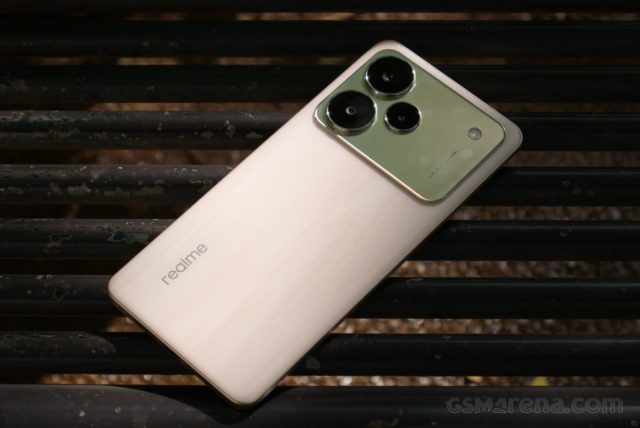 Realme P4 Pro Realme P4 Pro