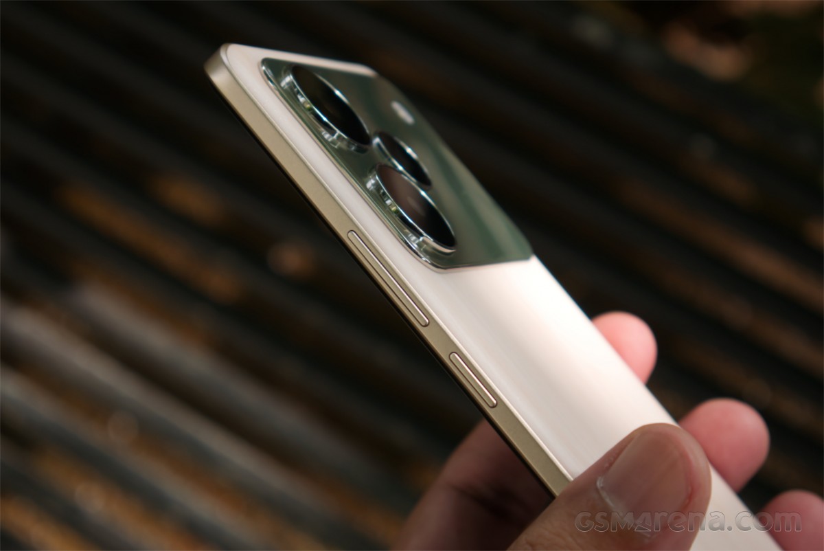 Обзор Realme P4 Pro: я пробовал придраться к нему, но не смог картинка Realme P4 Pro