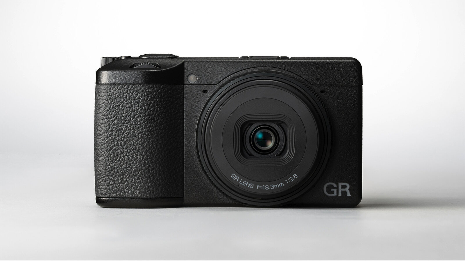 446163Спасибо за GR IV, но я пока остаюсь с Ricoh GR III — вот почему