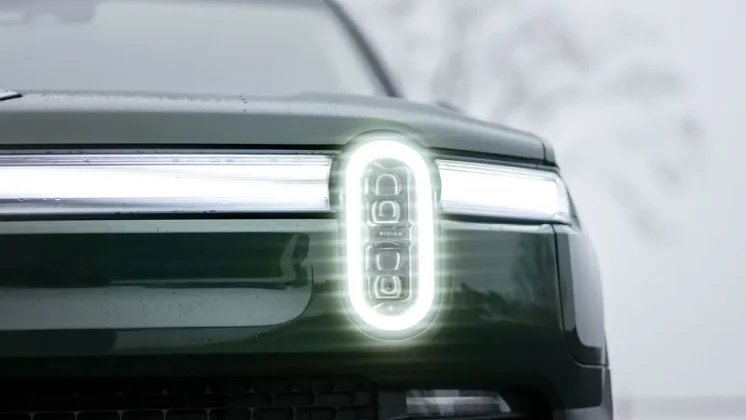 Обзор Rivian R1T Tri 2025: сверхскоростной демон фото