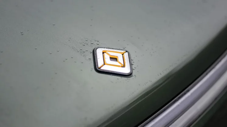 Обзор Rivian R1T Tri 2025: сверхскоростной демон фото