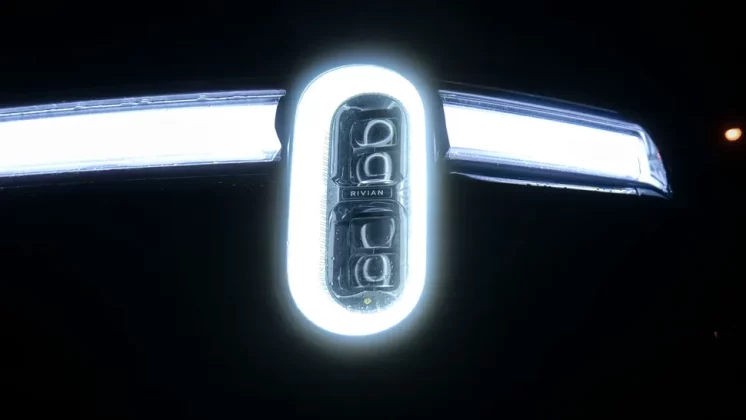 Обзор Rivian R1T Tri 2025: сверхскоростной демон фото