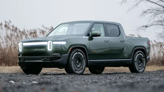 Rivian R1T Tri 2025
