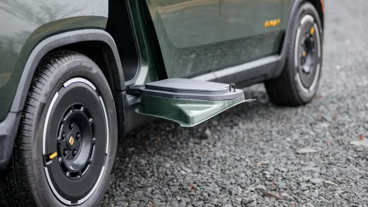 Обзор Rivian R1T Tri 2025: сверхскоростной демон фото