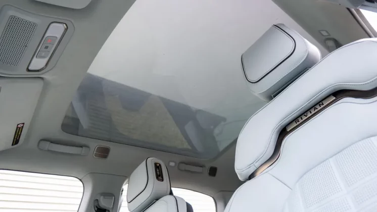 Обзор Rivian R1T Tri 2025: сверхскоростной демон фото