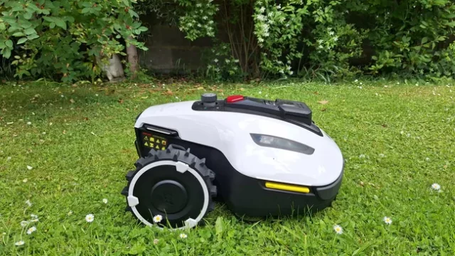 Робот-газонокосилка Mammotion Yuka Mini 100