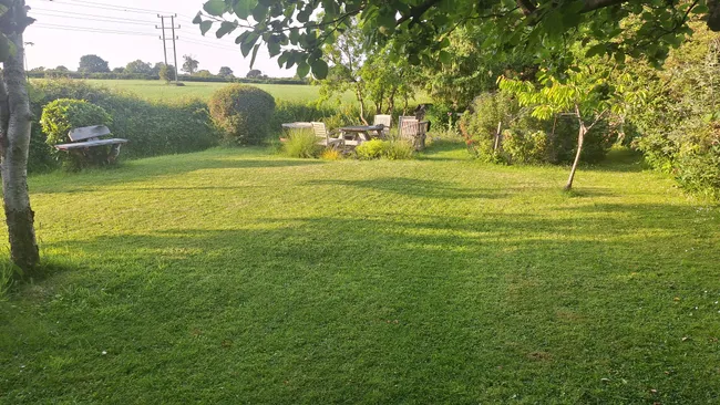 Робот-газонокосилка Mammotion Yuka Mini 100