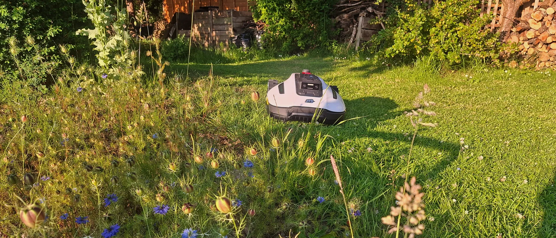 Робот-газонокосилка Mammotion Yuka Mini 100