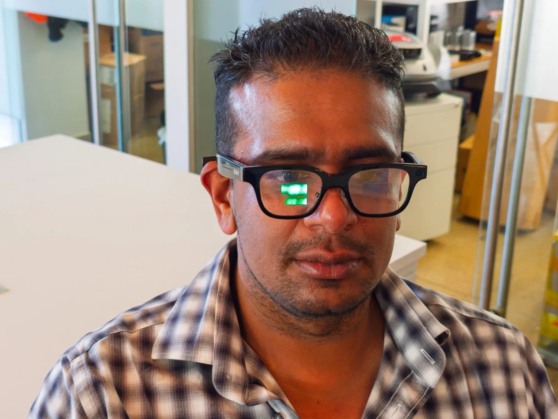 Я попробовал новые AR-очки Rokid с искусственным интеллектом. Они невероятны, и вот почему