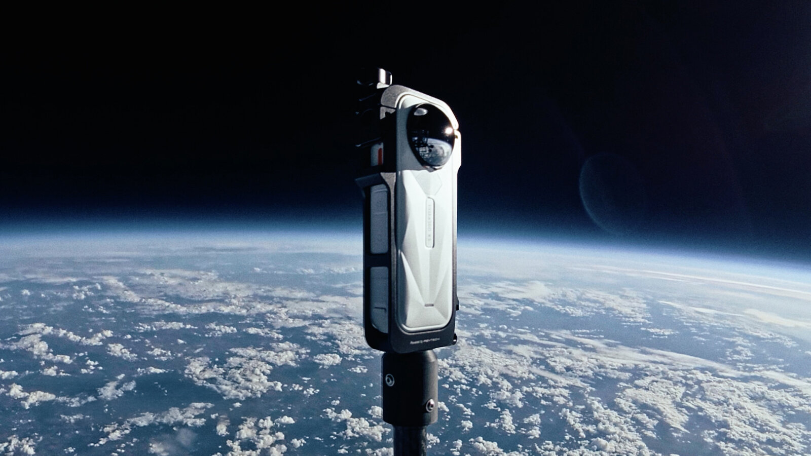 433709Insta360 бросает вызов: камера, созданная для космоса и Земли