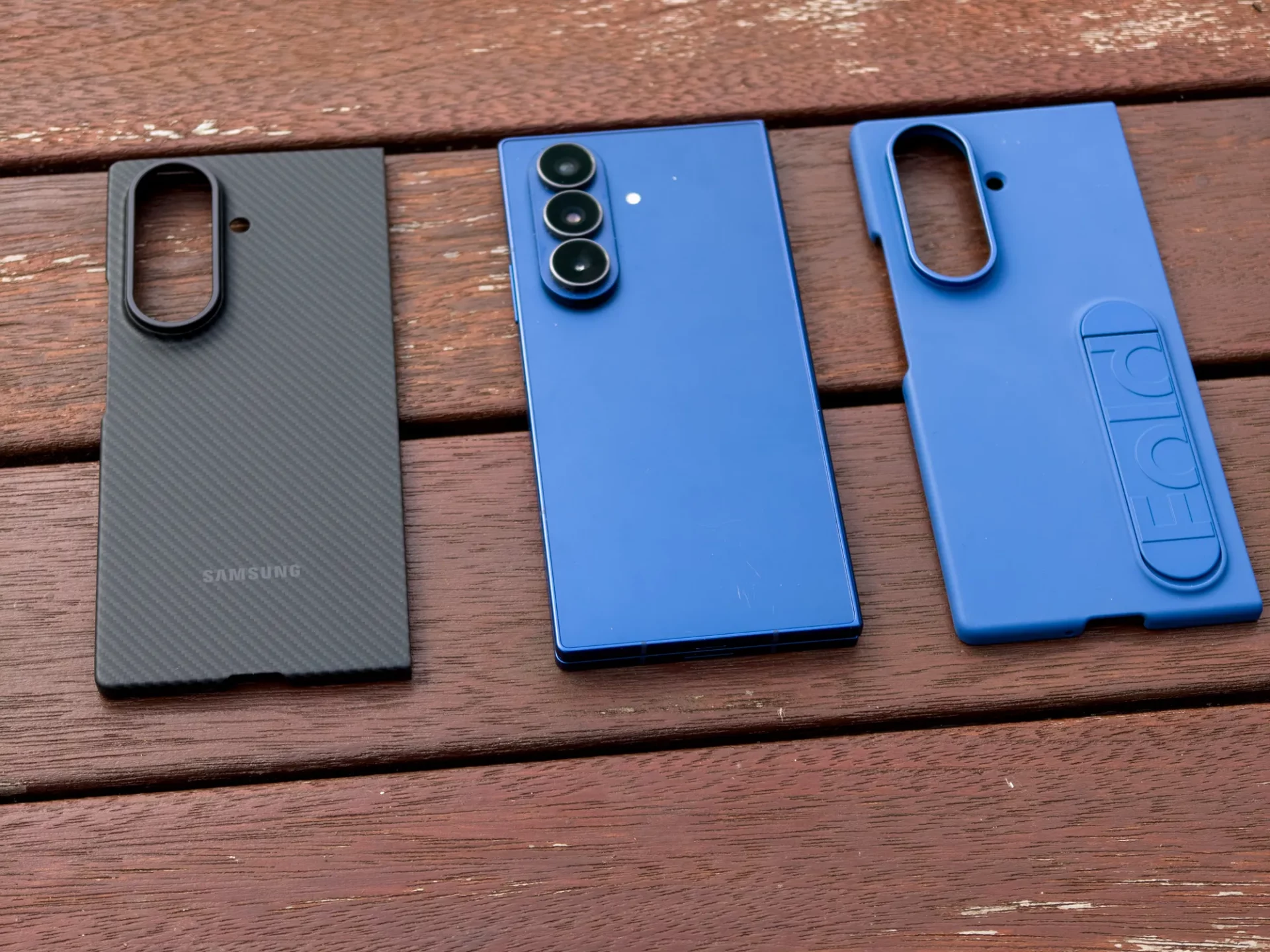 Я перепробовал десятки чехлов для Galaxy Z Fold 7, и все они упускают одну простую, но гениальную деталь