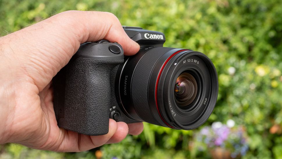 Samyang AF 12 мм f2 RF-S