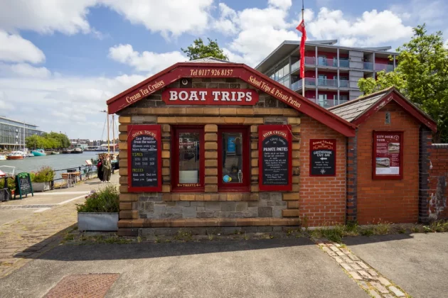 Обзор LK Samyang AF 12 мм f/2 RF-S: теперь доступен с байонетом Canon RF-S фото