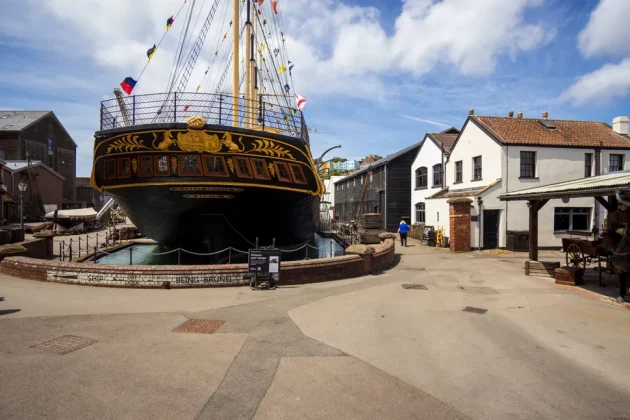 Обзор LK Samyang AF 12 мм f/2 RF-S: теперь доступен с байонетом Canon RF-S фото