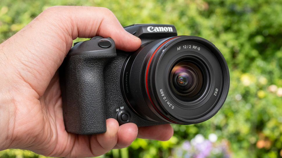 Samyang AF 12 мм f2 RF-S