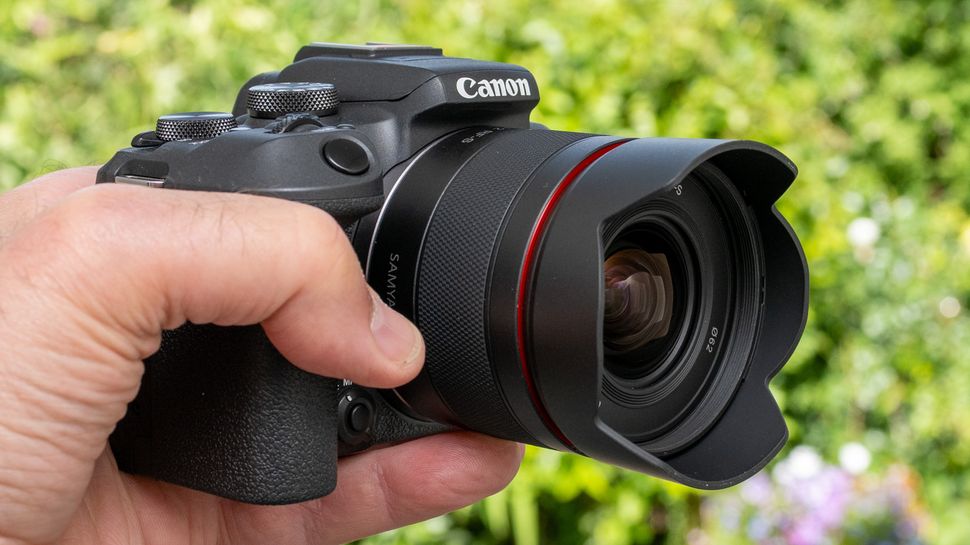 Samyang AF 12 мм f2 RF-S