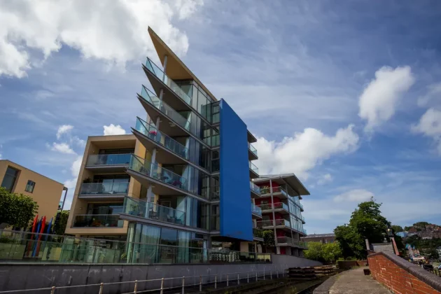 Обзор LK Samyang AF 12 мм f/2 RF-S: теперь доступен с байонетом Canon RF-S фото