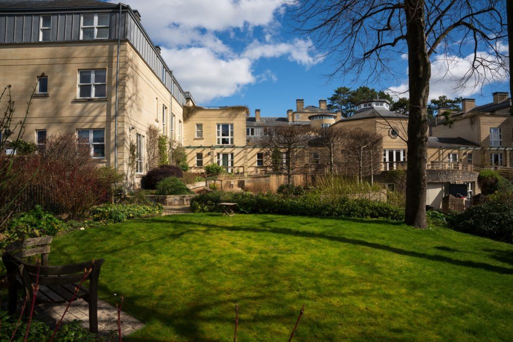 Sigma 20 мм F2 DG DN