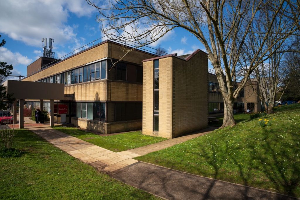 Sigma 20 мм F2 DG DN