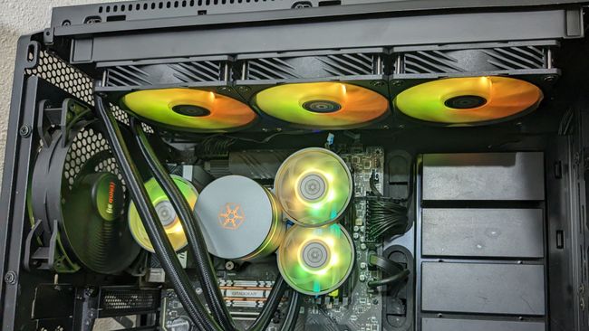 Silverstone IceMyst 240 и 360 мм