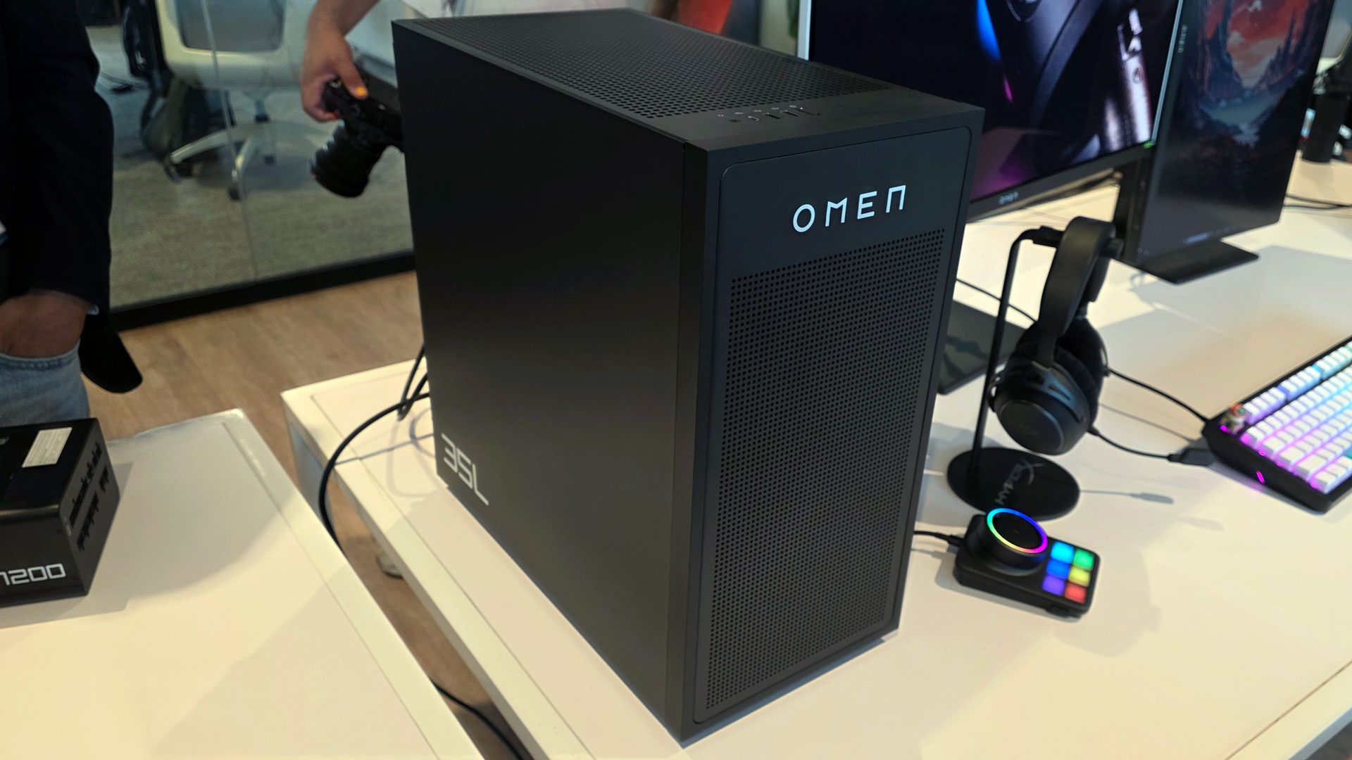 Два новых Omen: Без RGB для адептов стиля и Максимум сил для фанатов скорости
