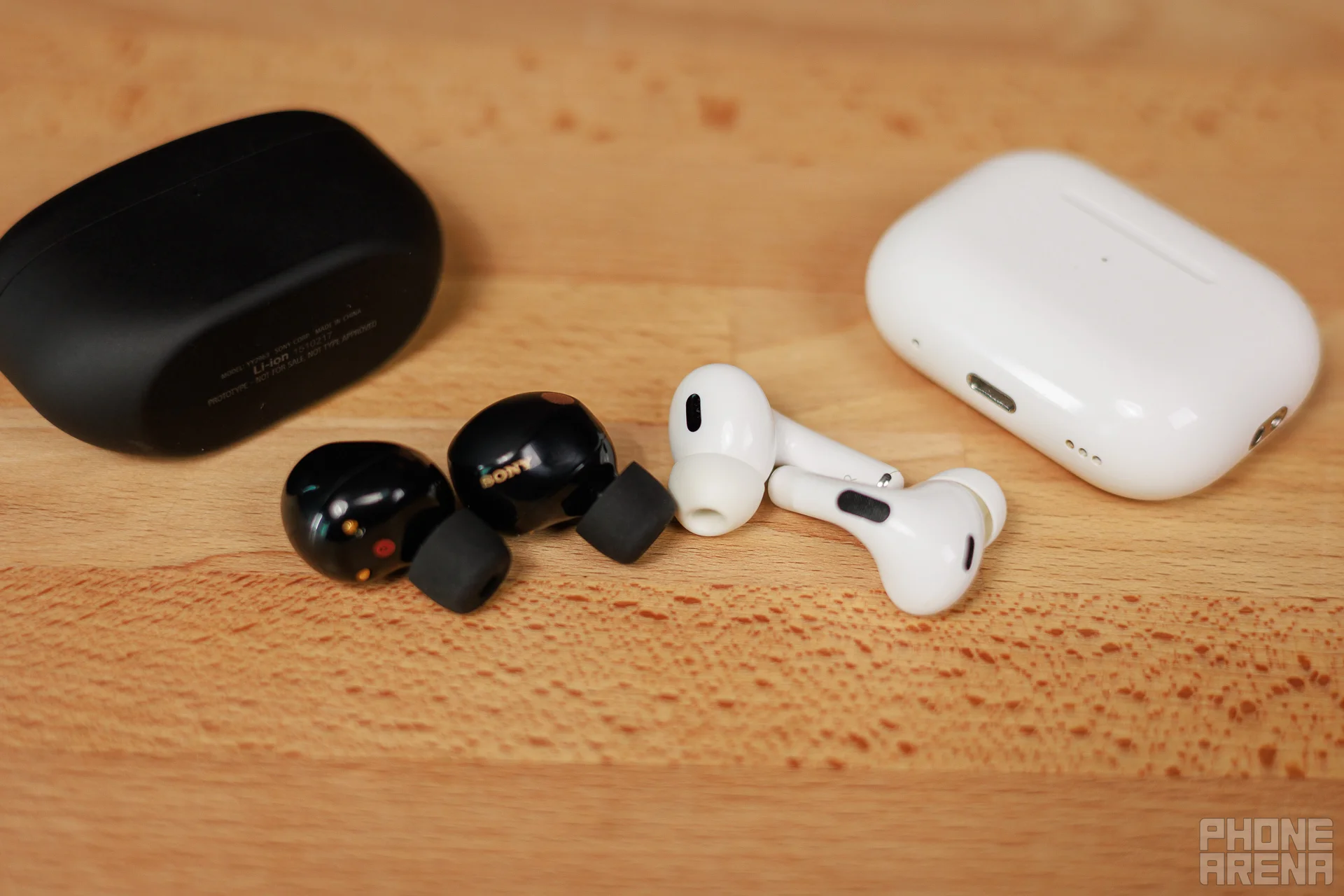 Sony WF-1000XM5 против Apple AirPods Pro
