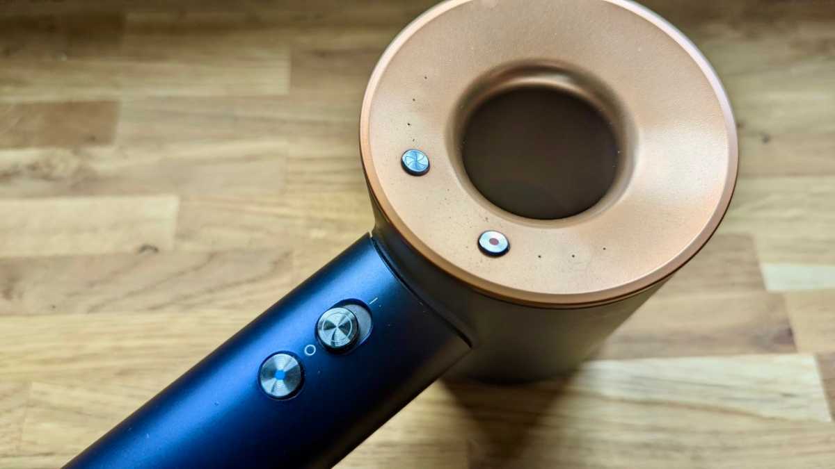 3 причины ждать зубную щетку Dyson в этом году