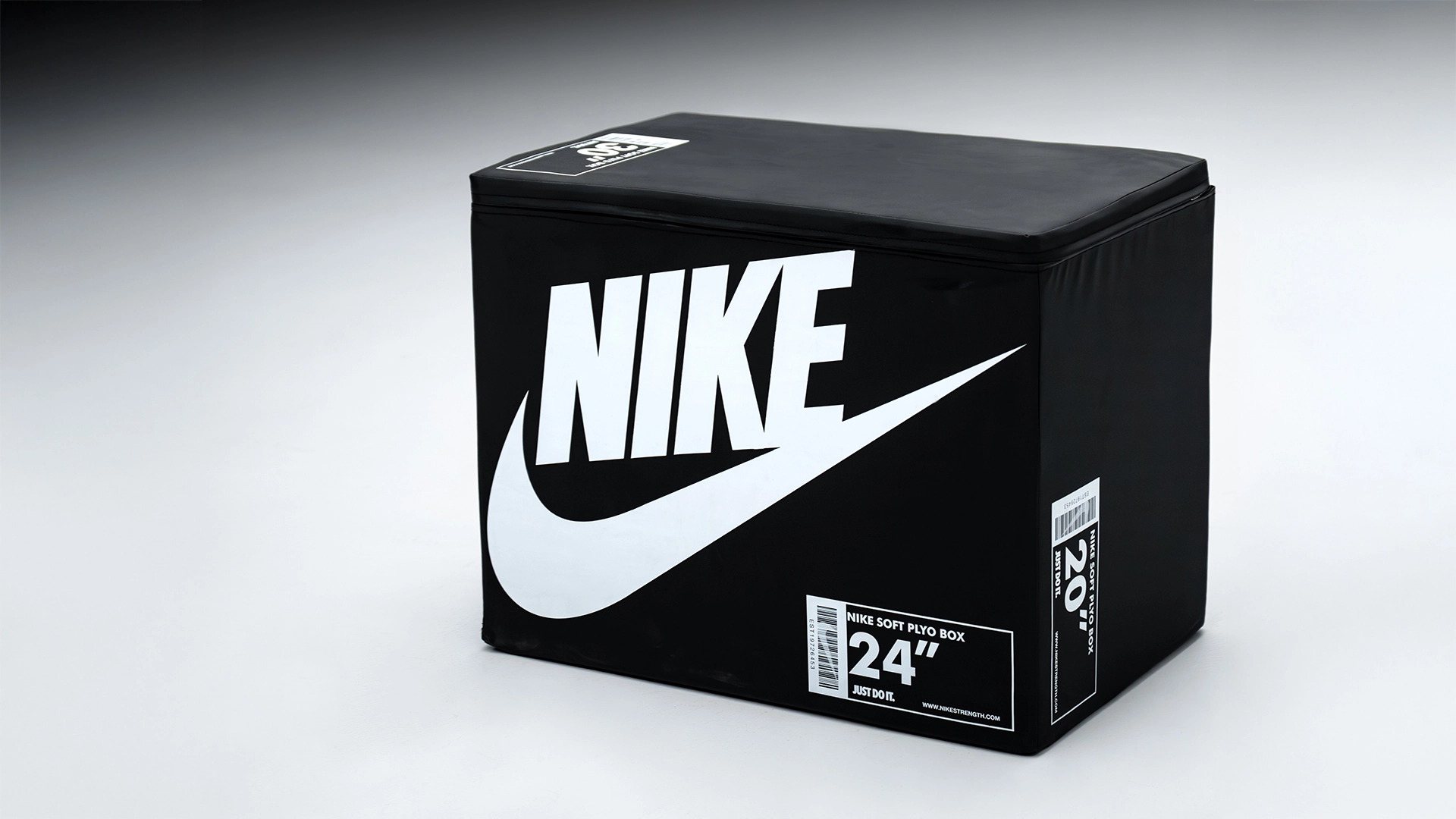 Nike представляет новую экипировку: гигантская «коробка для обуви» для серьёзных тренировок!