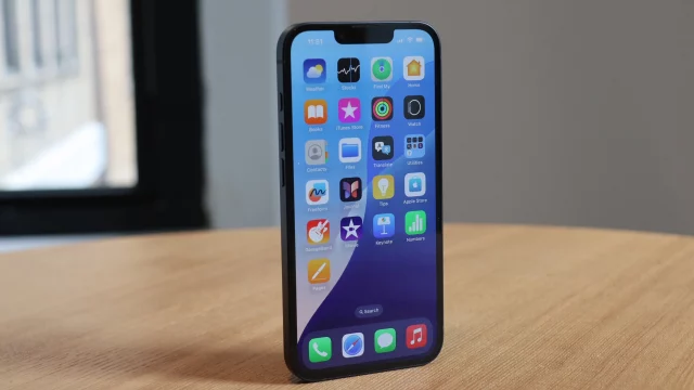 iPhone 17e получит три ключевых апгрейда: утечка обещает Dynamic Island, новый чип и дизайн в стиле Pixel