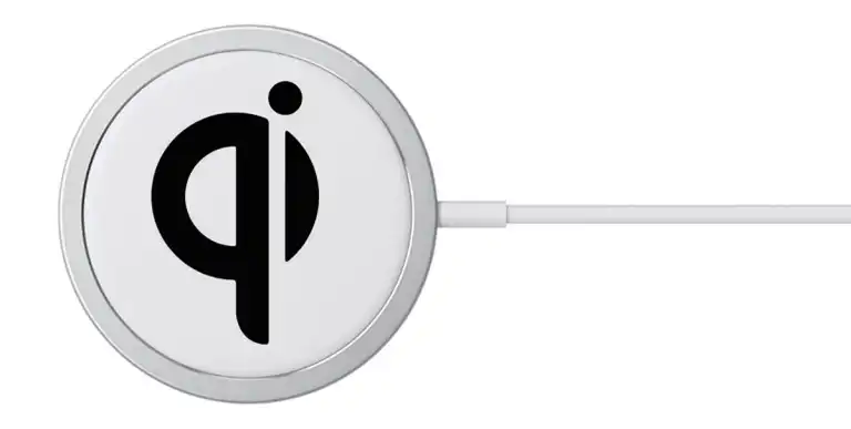Qi2 против MagSafe: Битва стандартов началась. Кто заряжает лучше?