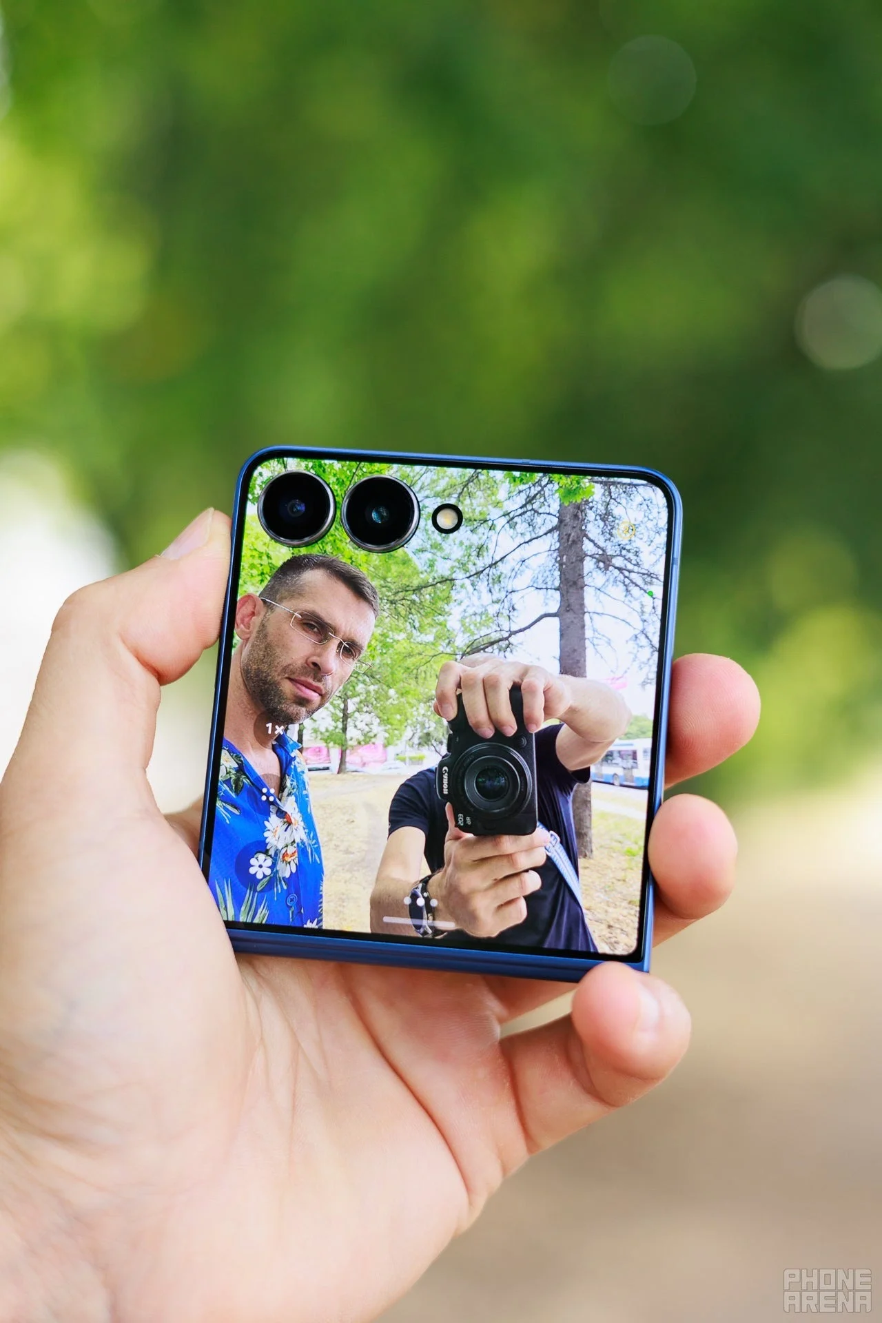 От любви до разочарования: почему Z Flip 7 не стал идеальным, и что ждём от Flip 8 картинка Galaxy Z Flip 7