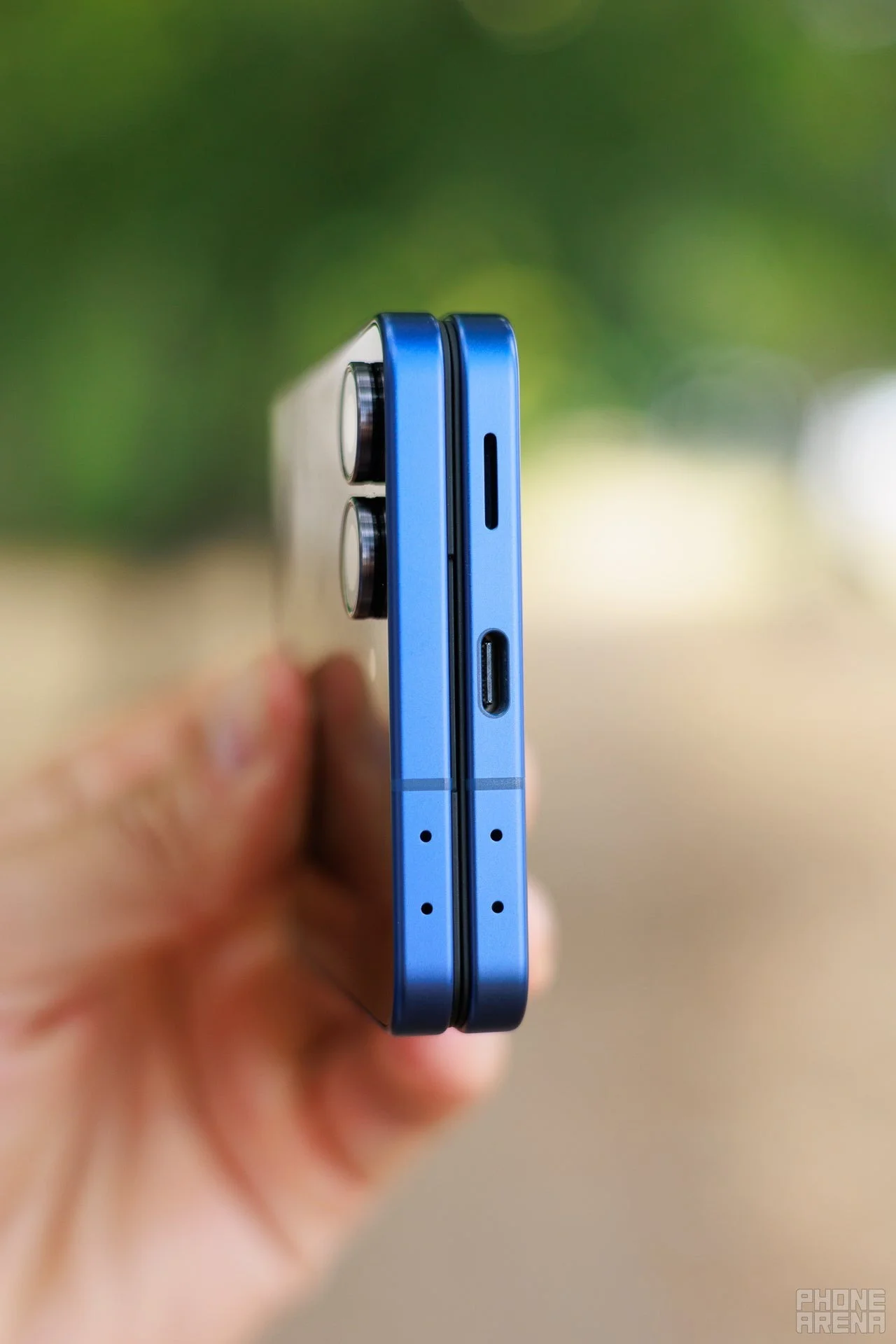 От любви до разочарования: почему Z Flip 7 не стал идеальным, и что ждём от Flip 8 картинка Galaxy Z Flip 7