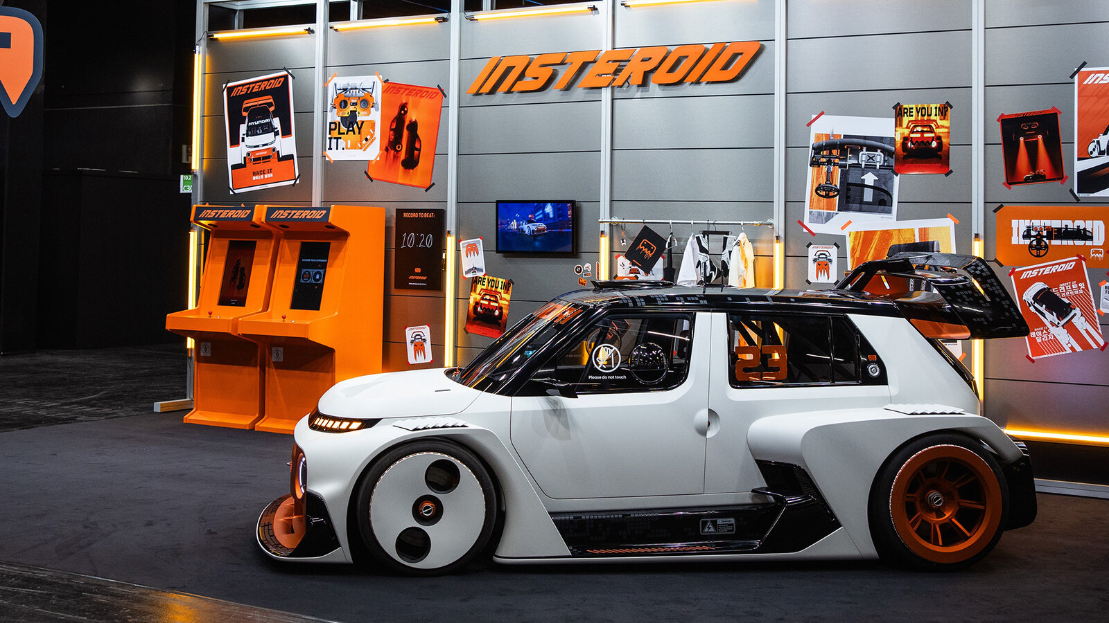 Игровая классика на колесах: Hyundai создала авто в стиле ретро-аркад фото