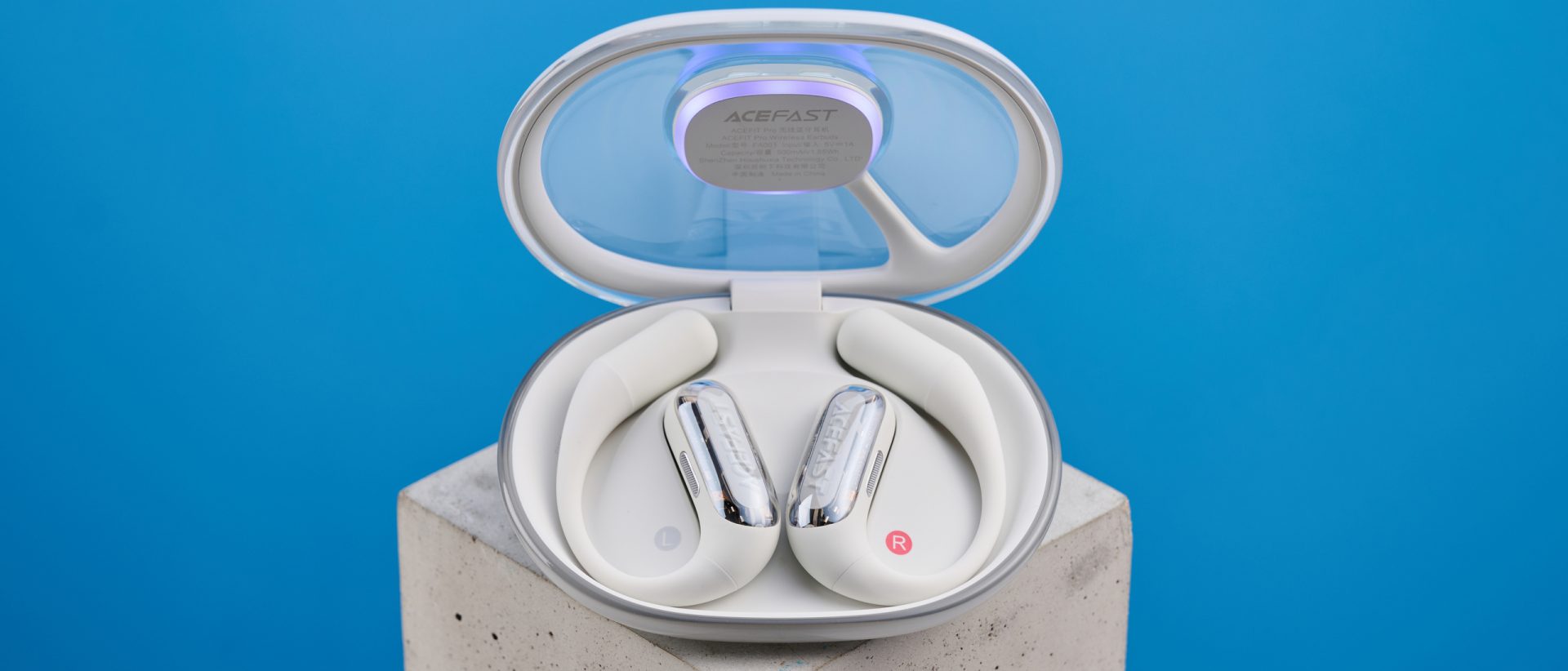 Обзор AceFast AceFit Pro: яркая подсветка и слабый звук