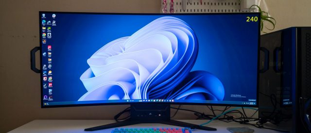 Corsair Xeneon Flex 45WQHD240