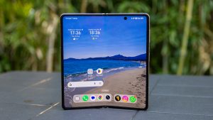 Обзор Honor Magic V5 — тонкий складной флагман с ИИ 2025