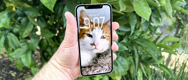 iOS 26 — Liquid Glass