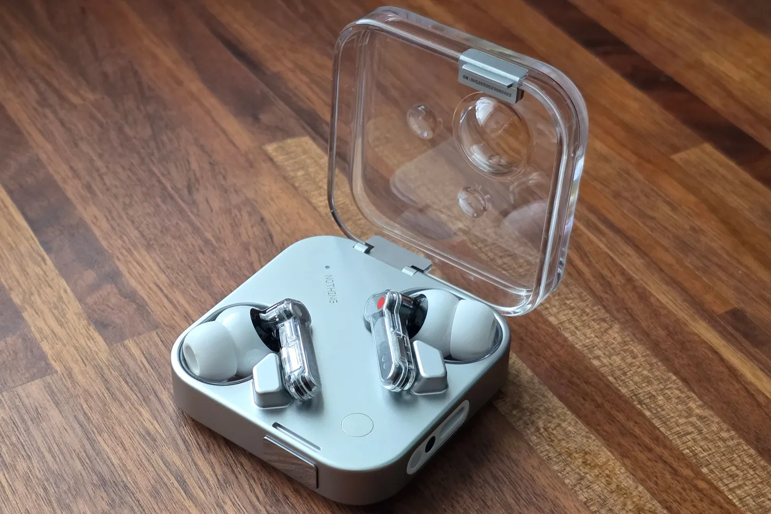 476048Обзор Nothing Ear 3 — умный кейс и звонки заметно чище