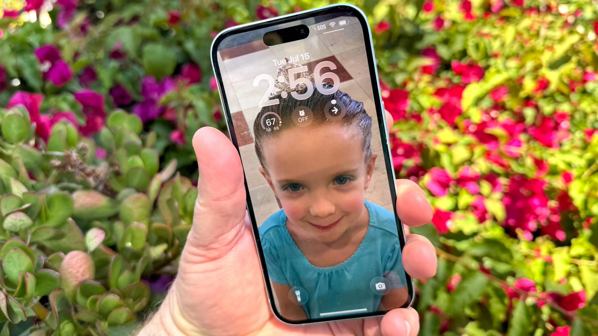 iOS 26 — Liquid Glass