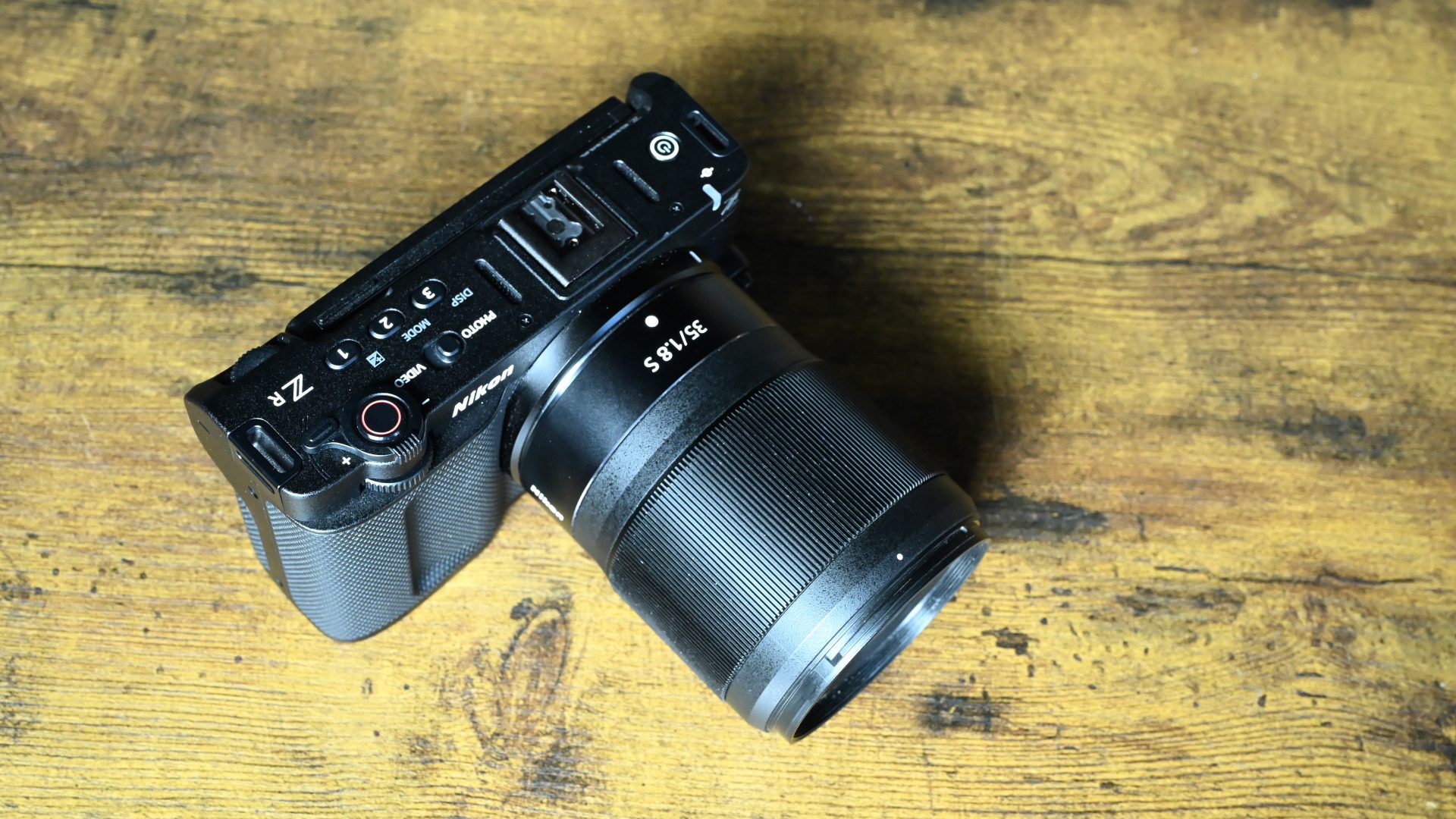 Обзор Nikon ZR — младший Red за разумные деньги картинка Nikon ZR