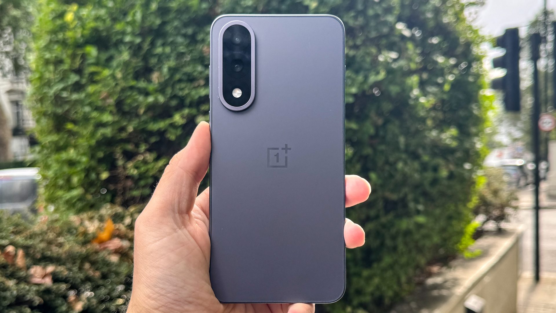 Обзор OnePlus Nord 5: плюсы и минусы бюджетного смартфона картинка OnePlus Nord 5