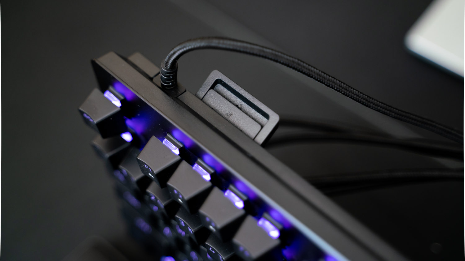 Обзор Razer Huntsman V2 TKL — тихая скорость 8 кГц, фланманская оптика картинка Razer Huntsman V2 TKL review