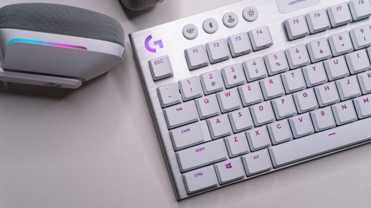 Logitech G915 TKL Lightspeed